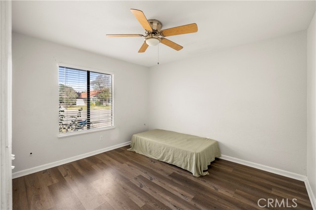 37112 Calle Amigo, Palmdale CA: https://media.crmls.org/medias/b4565119-1098-4af0-abb1-7390769d3317.jpg