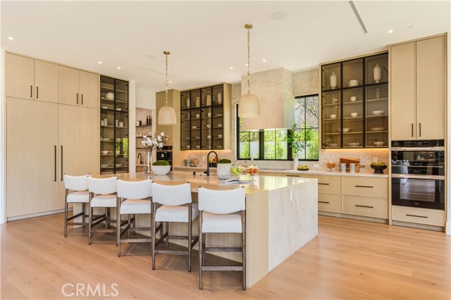 Detail Gallery Image 6 of 37 For 16711 Moorpark St, Encino,  CA 91436 - 6 Beds | 6/1 Baths