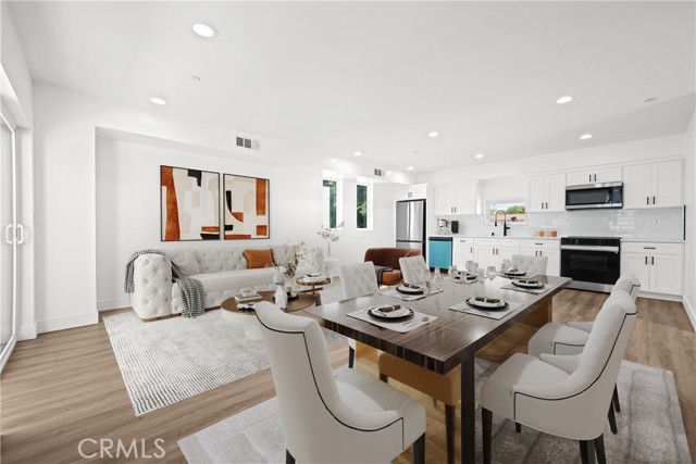 6702 Kester Avenue, Van Nuys CA: https://media.crmls.org/medias/b456c366-1108-4a8e-ae29-2e6b651f7de7.jpg