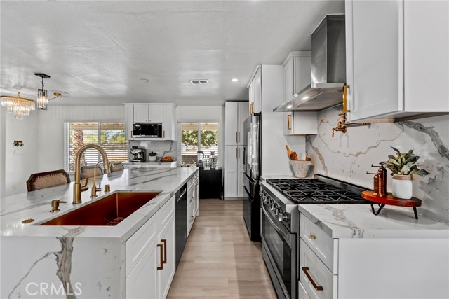 Detail Gallery Image 10 of 60 For 8263 3rd, Hesperia,  CA 92345 - 6 Beds | 3 Baths