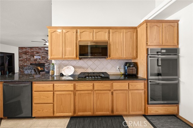 12710 Yorkshire Drive, Apple Valley CA: https://media.crmls.org/medias/b456da54-f714-44f1-86e6-d14b2184b46f.jpg