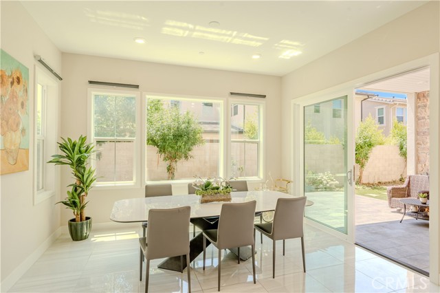 68 Chasma, Irvine CA: https://media.crmls.org/medias/b45727d6-2afb-4b4d-84e3-0ac5344bf1d8.jpg
