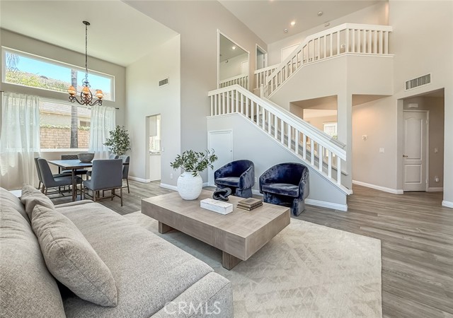 462 Cremona Way, Oak Park CA: https://media.crmls.org/medias/b4583486-8f07-4c8a-bb44-b8b272b286f0.jpg