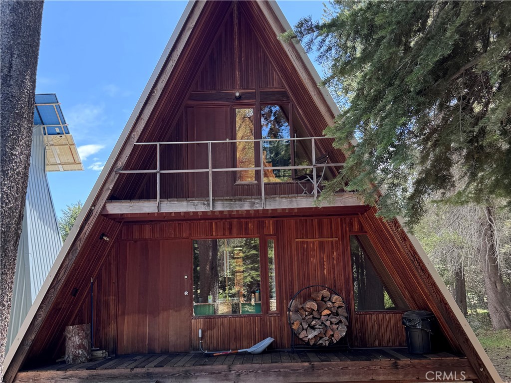 https://media.crmls.org/medias/b458eddb-0480-461c-aa3a-56287a06f0ab.jpg?preset=X-Large