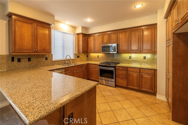37068 Ascella Lane, Murrieta CA: https://media.crmls.org/medias/b458f7fa-6821-40a5-ac8e-0e91faa34264.jpg