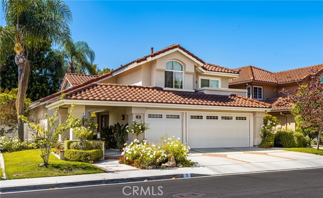 5 Bergamo, Irvine CA: https://media.crmls.org/medias/b459019d-561d-43d9-a83b-35ef434a098a.jpg