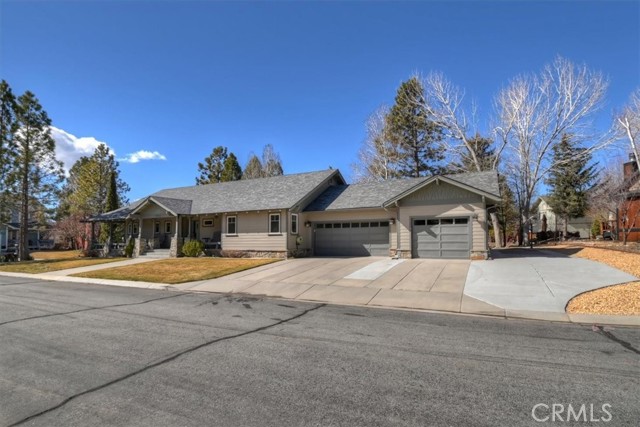 Detail Gallery Image 8 of 50 For 41922 Centre Ct, Big Bear Lake,  CA 92315 - 3 Beds | 3/1 Baths