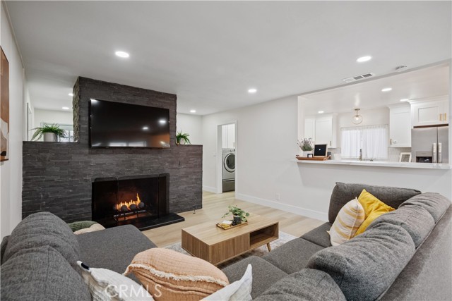 Image 15 of 35 For 1541 Wellington Avenue