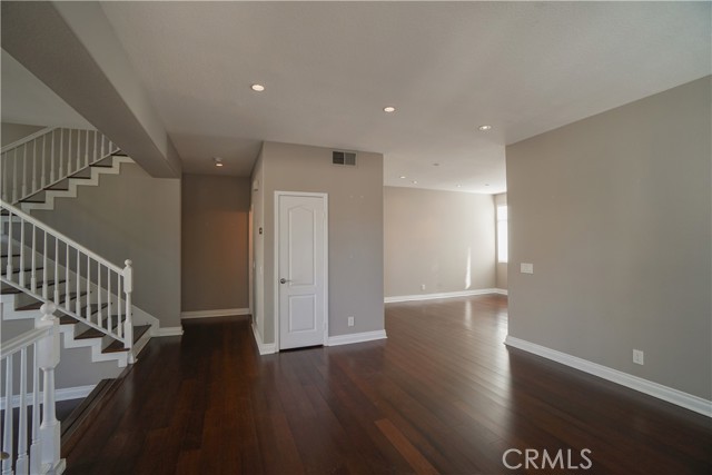 Detail Gallery Image 18 of 29 For 574 N Pageant Dr #E,  Orange,  CA 92869 - 3 Beds | 2/1 Baths