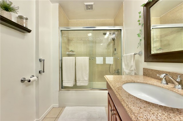 Detail Gallery Image 15 of 53 For 6118 Bellingham Ave, North Hollywood,  CA 91606 - 3 Beds | 2/1 Baths