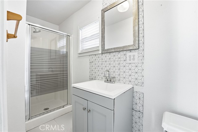 Detail Gallery Image 13 of 38 For 511 Sturgeon Dr, Costa Mesa,  CA 92626 - 4 Beds | 3 Baths