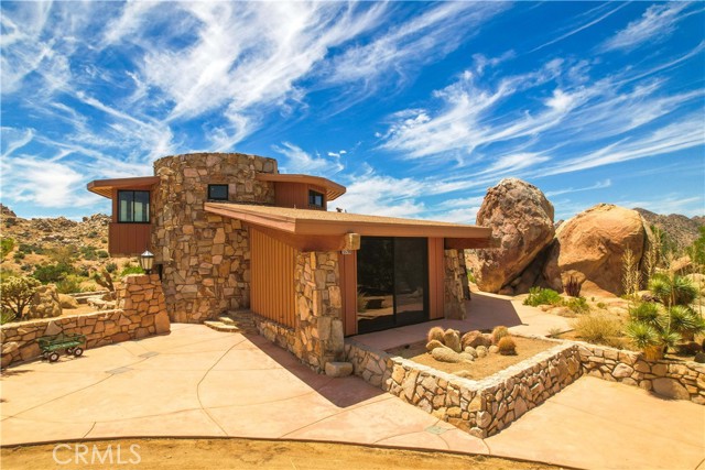 Detail Gallery Image 34 of 75 For 55290 Flying Tigers Road Rd, Pioneertown,  CA 92268 - 4 Beds | 3 Baths