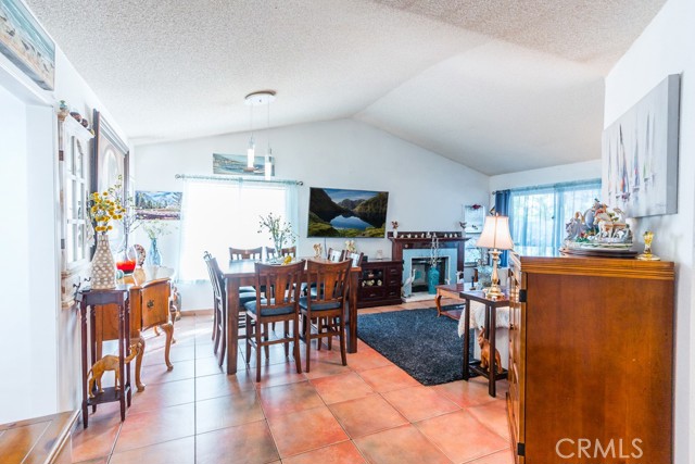 Detail Gallery Image 6 of 54 For 734 W Avenue H2, Lancaster,  CA 93534 - 4 Beds | 2 Baths