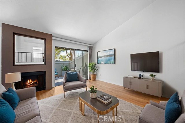 4320 Glencoe Avenue, Marina del Rey CA: https://media.crmls.org/medias/b45a25af-cd06-4386-b8b9-9c73f2e57f30.jpg
