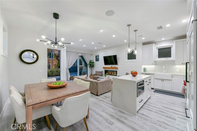 417 E Bay, Newport Beach CA: https://media.crmls.org/medias/b45a864c-84d2-495a-bae0-f66688273447.jpg