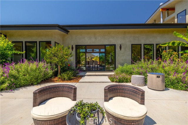 1088 Via Conca Doro, Vista CA: https://media.crmls.org/medias/b45aa2e1-2320-4d9c-9e47-5140e81da894.jpg