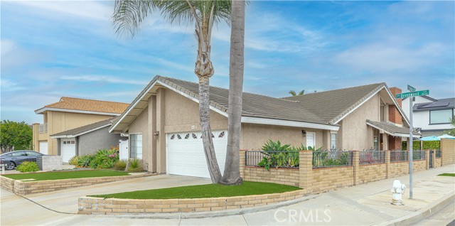 Detail Gallery Image 2 of 43 For 18250 Devonwood Cir, Fountain Valley,  CA 92708 - 3 Beds | 2 Baths