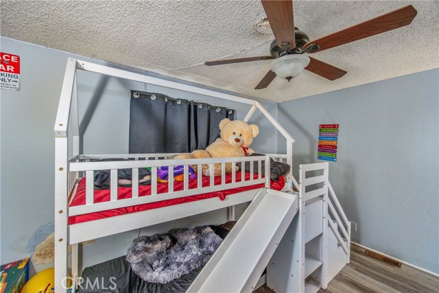 7717 Church Avenue, Highland CA: https://media.crmls.org/medias/b45be40c-e061-4194-9c21-f7c6999ca42f.jpg