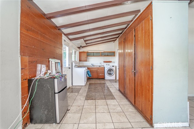 20641 Archwood St photo 8