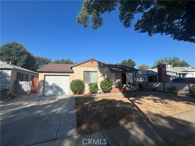 8135 Wakefield Avenue, Panorama City CA: https://media.crmls.org/medias/b45f75ae-1959-4a00-8d4b-f3c0c5b966e9.jpg