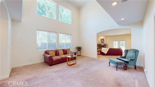 Detail Gallery Image 6 of 49 For 11054 Plainview Ave, Tujunga,  CA 91042 - 5 Beds | 3/1 Baths