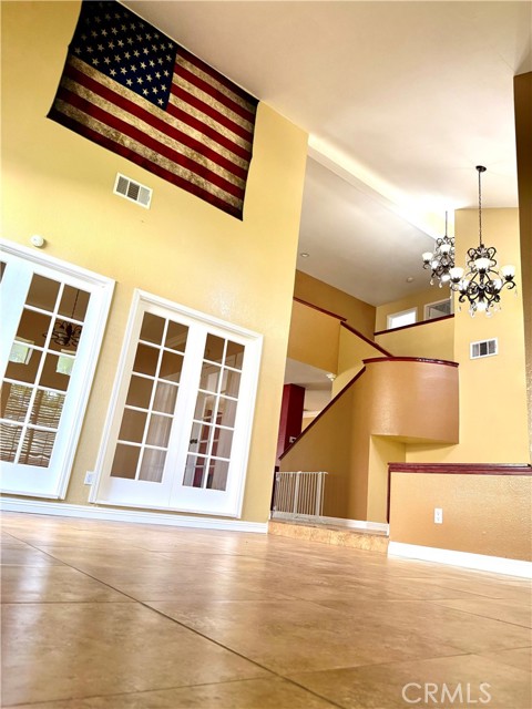 Detail Gallery Image 4 of 17 For 4030 Lexington Ct, Palmdale,  CA 93552 - 5 Beds | 3 Baths