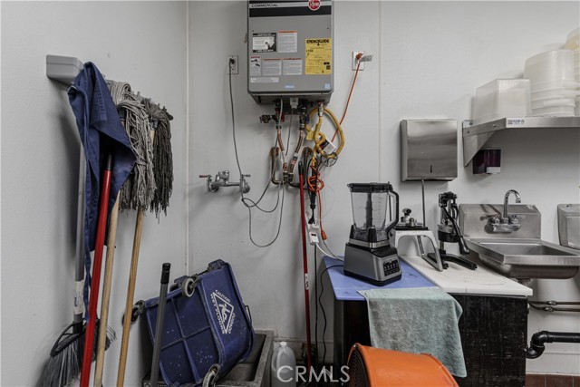 275 9th street, San Bernardino CA: https://media.crmls.org/medias/b4609359-97e2-452a-ab11-8bed8e8d16de.jpg