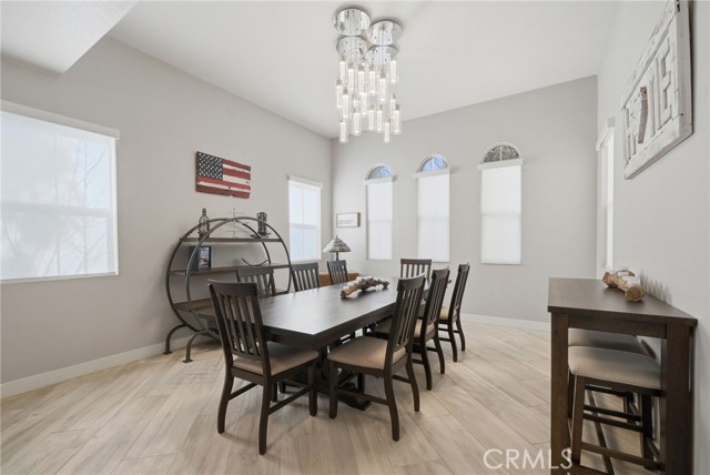 Detail Gallery Image 5 of 48 For 32783 Bijan Ct, Temecula,  CA 92592 - 5 Beds | 3/1 Baths