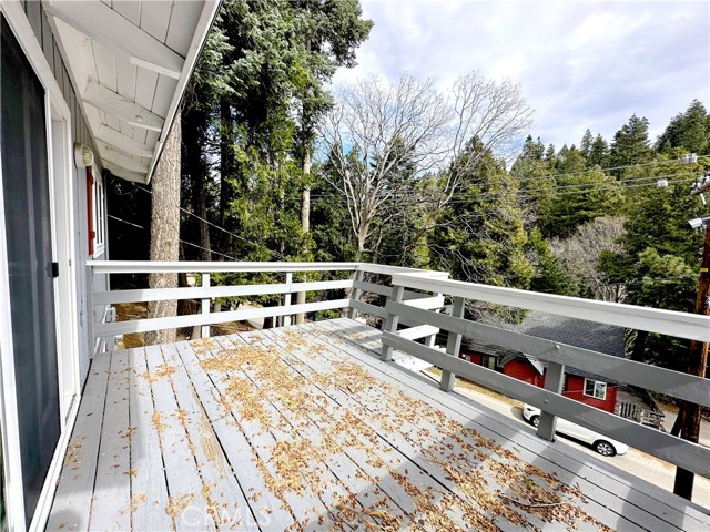 Detail Gallery Image 13 of 49 For 726 Golden, Lake Arrowhead,  CA 92352 - 4 Beds | 2 Baths