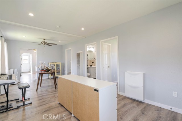 Detail Gallery Image 8 of 28 For 1100 W 103rd St, Los Angeles,  CA 90044 - 2 Beds | 1 Baths