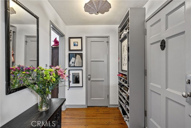 Detail Gallery Image 8 of 33 For 1701 Pier Ave, Santa Monica,  CA 90405 - 4 Beds | 2/1 Baths
