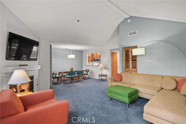 Detail Gallery Image 3 of 39 For 5 Valley Lake, Chico,  CA 95928 - 2 Beds | 2 Baths