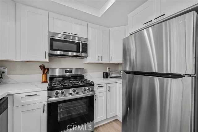 Detail Gallery Image 3 of 38 For 18114 Erik Ct #5131,  Canyon Country,  CA 91387 - 3 Beds | 2 Baths