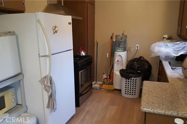 8014 S Western Avenue, Los Angeles CA: https://media.crmls.org/medias/b462956f-9b72-4f1c-a154-9e10df9ceef6.jpg