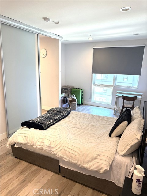1234 Wilshire Blvd, Los Angeles CA: https://media.crmls.org/medias/b4630659-ee6d-4c6b-8625-aafac4fe71d7.jpg