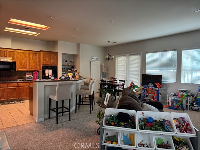 Detail Gallery Image 15 of 38 For 6719 Stafford Falls Dr, Bakersfield,  CA 93312 - 3 Beds | 2/1 Baths