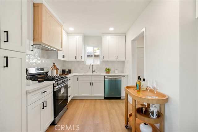 Detail Gallery Image 6 of 27 For 5201 Anahurst, South Gate,  CA 90280 - 3 Beds | 2 Baths