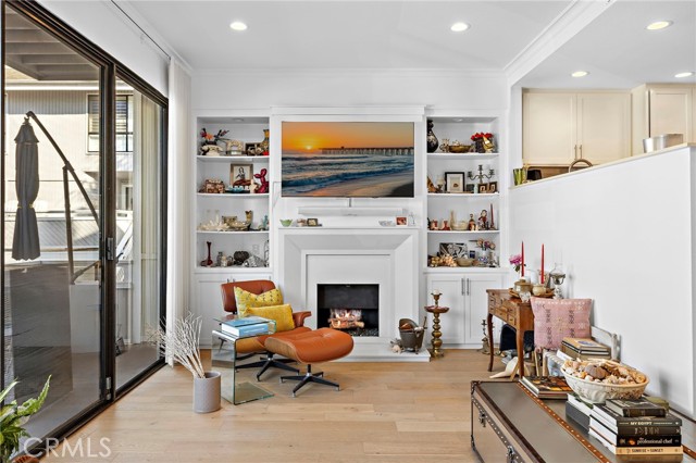 Detail Gallery Image 8 of 29 For 12 Encore Ct, Newport Beach,  CA 92663 - 4 Beds | 2/1 Baths