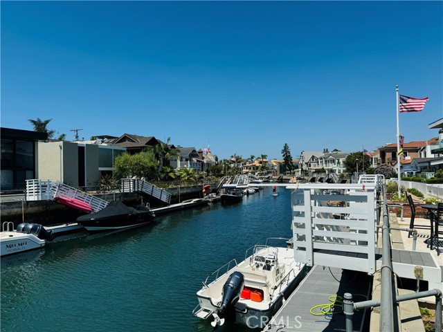 Detail Gallery Image 60 of 61 For 87 Rivo Alto Canal, Long Beach,  CA 90803 - 2 Beds | 3 Baths