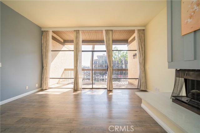 Detail Gallery Image 17 of 28 For 6336 Marina Pacifica, Long Beach,  CA 90803 - 2 Beds | 2/1 Baths