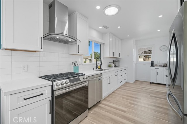 5357 122nd St, Hawthorne CA: https://media.crmls.org/medias/b464e212-27cc-4039-bd92-37bdaa59d72b.jpg