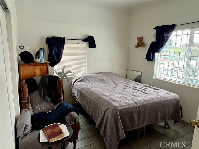 Detail Gallery Image 7 of 28 For 5852 S Olive St, Los Angeles,  CA 90003 - 4 Beds | 3 Baths