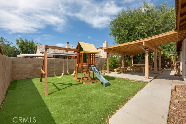 1250 W Avenue H7, Lancaster CA: https://media.crmls.org/medias/b4660882-aba8-4b03-b896-86f89300123a.jpg