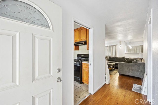 Detail Gallery Image 7 of 32 For 2612 Manhattan Beach Bld, Gardena,  CA 90249 - 3 Beds | 2 Baths