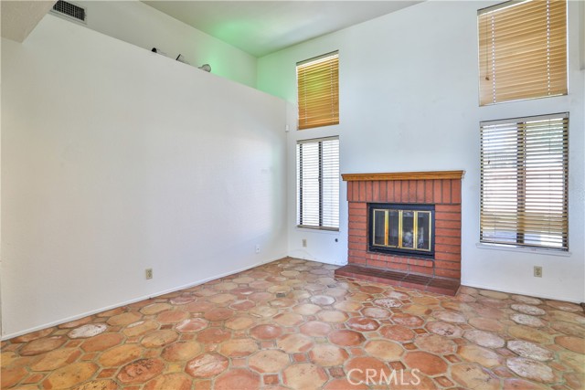 Detail Gallery Image 9 of 64 For 2003 Springcreek Cir, Upland,  CA 91784 - 3 Beds | 2 Baths