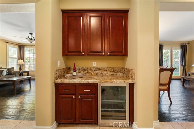 Detail Gallery Image 11 of 59 For 4061 Elderberry Cir, Corona,  CA 92882 - 4 Beds | 4/1 Baths