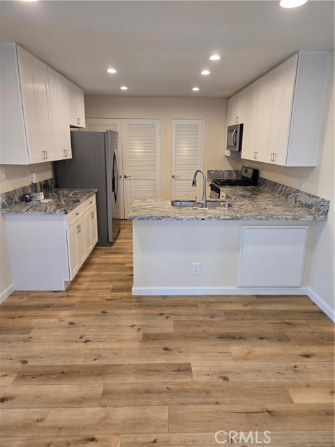 Detail Gallery Image 11 of 34 For 22 Exeter #23,  Irvine,  CA 92612 - 1 Beds | 1 Baths