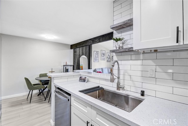 21800 Schoenborn, 260 photo 9