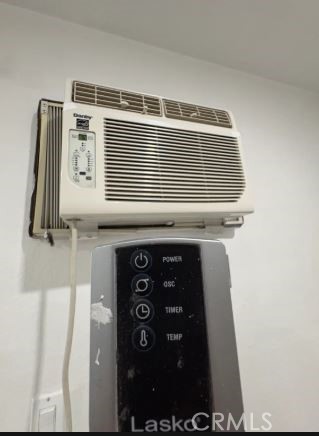 https://media.crmls.org/medias/b467f62c-ac32-40e4-8b1d-6fc3c412337d.jpg?preset=X-Large