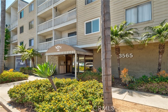 3565 Linden Avenue, Long Beach CA: https://media.crmls.org/medias/b4684c1a-73b4-4a8d-8ce8-73e7b5d0b1f5.jpg